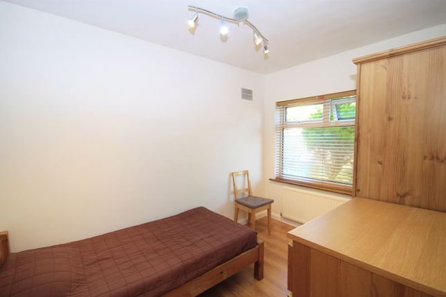 Flat to rent in Beechwood Avenue, Greenford