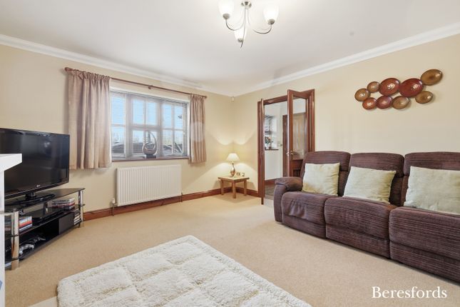 Brook Lodge,, Harwich Road, Manningtree photo 4