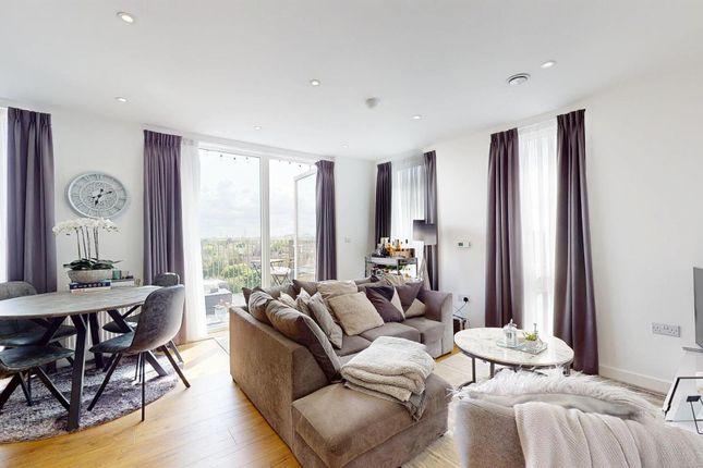 24, Mahindra Way, London photo 2