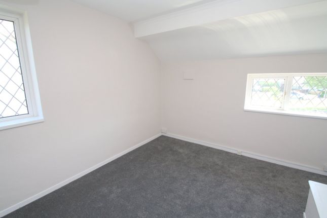 19, Elsinore Avenue, Staines-upon-Thames photo 5
