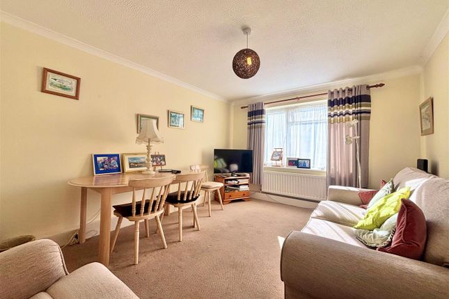 2A Orchard Close, Freshwater photo 3