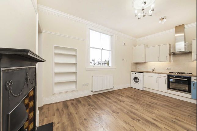 Flat to rent in Clapham Road, London
