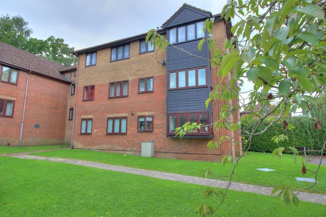 Flat for sale in Holly Lodge, Nursery Gardens, Chandler's Ford, Eastleigh