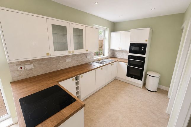 23 Vancouver Drive, Newcastle Upon Tyne photo 3