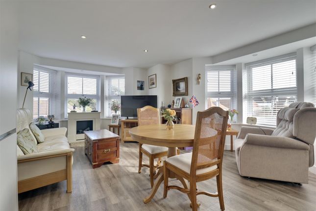 Osborne Road, Lee-On-The-Solent photo 2