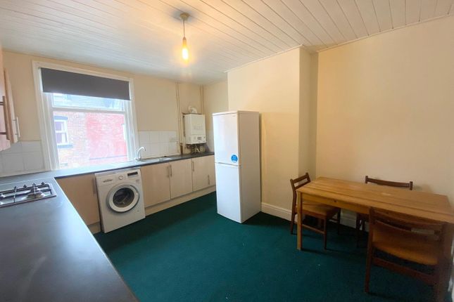 185a, Town Street, Leeds photo 2