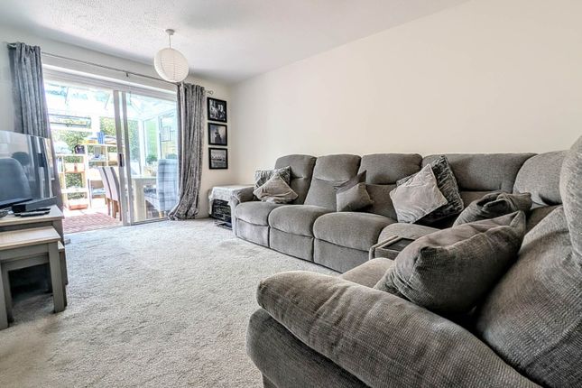 26, Jacaranda Road, Bordon photo 2