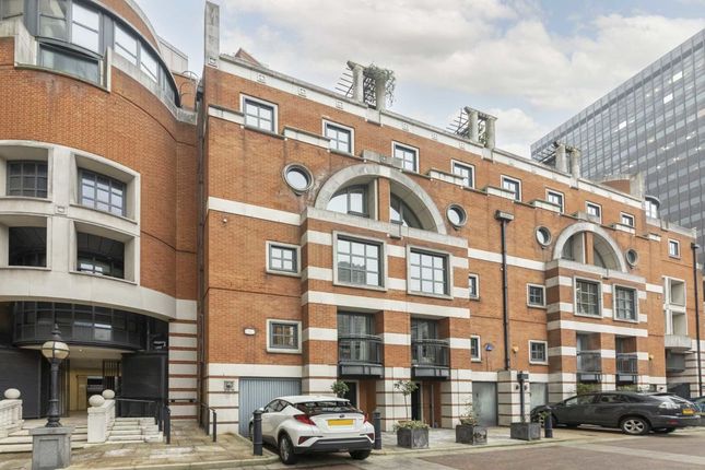 Thumbnail Property to rent in Monkwell Square, London