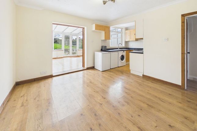 209, Chaldon Road, Caterham photo 4