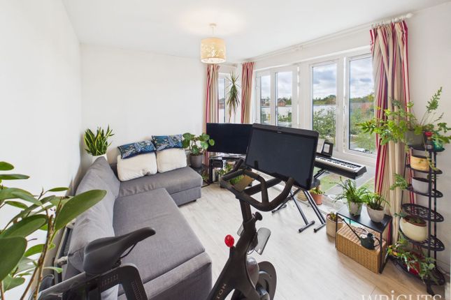 Broadwater Road, Welwyn Garden City photo 3