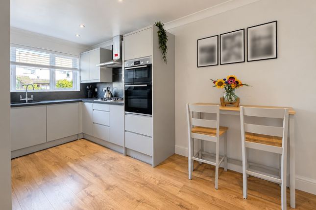 10, Rangoon Close, Colchester photo 3