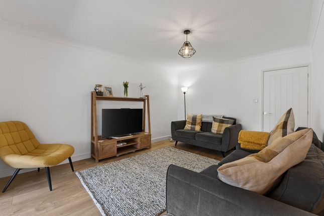 16, Inham Close, Corby photo 3
