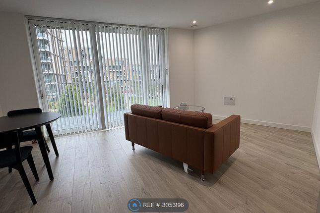 Flat, Hartingtons Court Coster Avenue, London photo 3