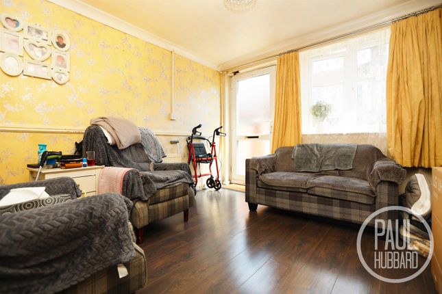27, Haward Street, Lowestoft photo 3