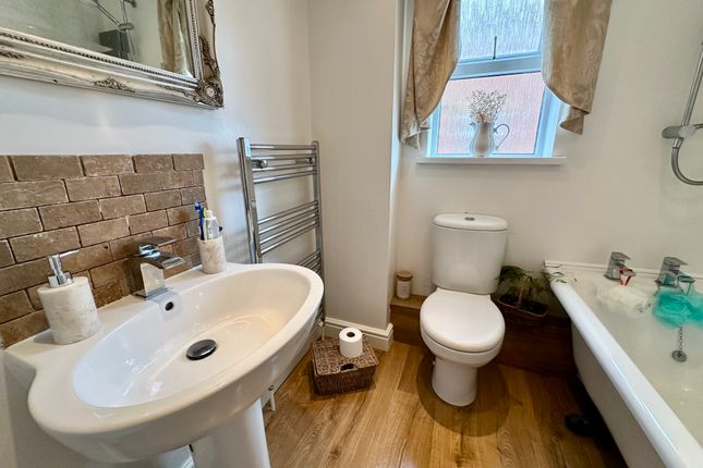 5, Monks Close, Doncaster photo 4