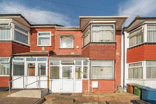 Thumbnail Terraced house for sale in Turner Road, Edgware