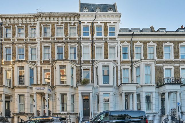 Hogarth Road, Earls Court photo 4
