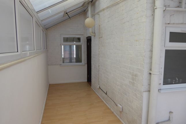 6, Pytchley Street, Northampton photo 4
