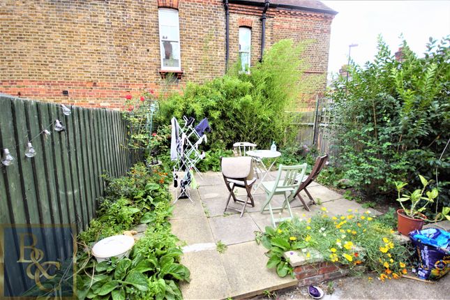 37, Vincent Road, Wood Green photo 5