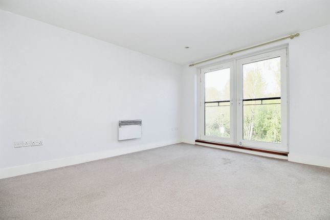 7 Great Ormes House, Ferry Court, CARDIFF photo 5