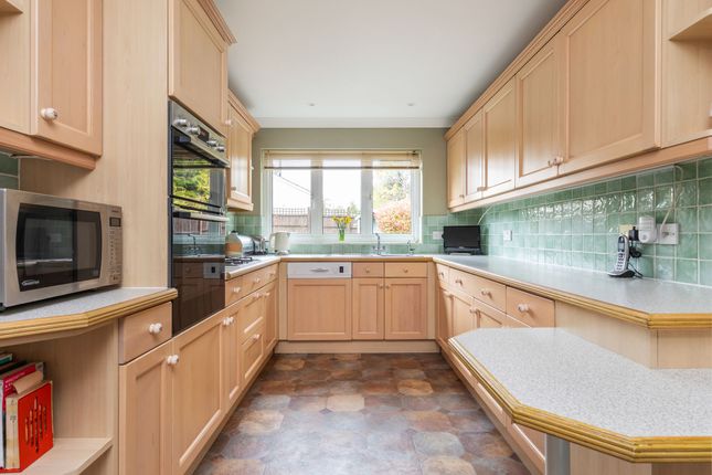 3 Holm Oak Close, Winchester photo 4