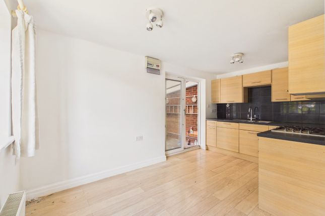 9 Sperrin Close, Hull, East Riding of Yorkshire photo 3