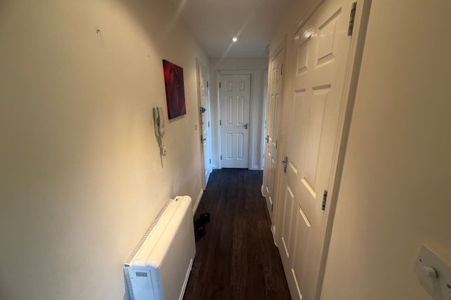 111, Kiln Way, Dunstable photo 2