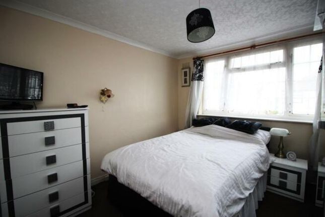 28, Birkdale Road, London photo 2