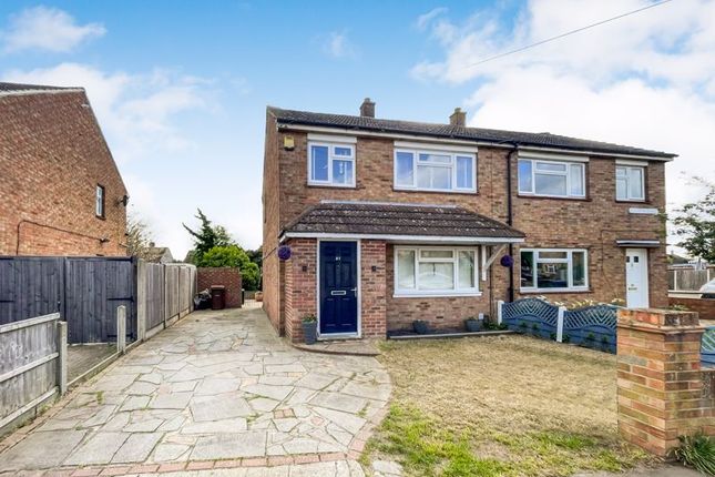 Thumbnail Property for sale in Martin Road, Aveley, South Ockendon