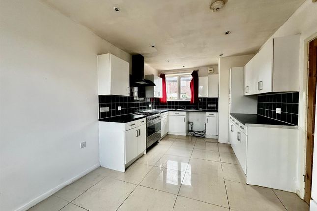 342, Longridge, Knutsford photo 3