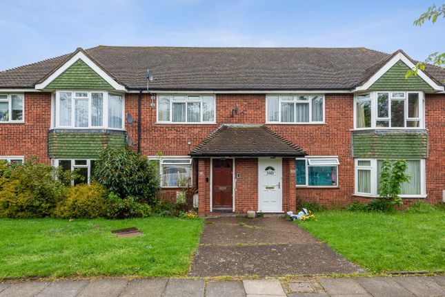 Thumbnail Flat for sale in Sterling Avenue, Edgware