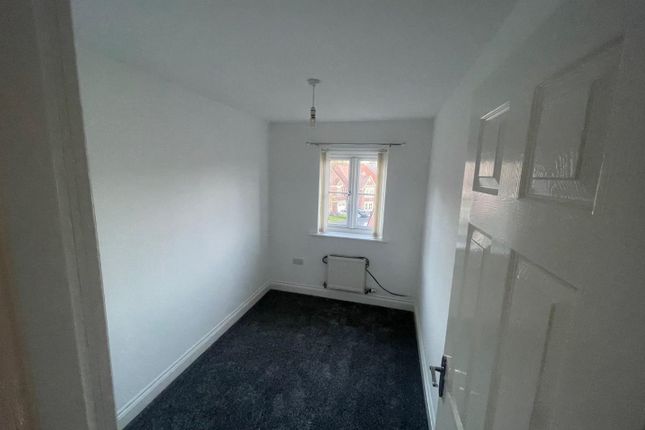 Town house to rent in Youens Crescent, Newton Aycliffe
