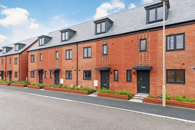 Persimmon Homes - Lakedale at Whiteley Meadows