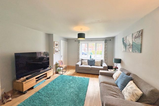 6, Wintergreen Close, Leigh photo 2