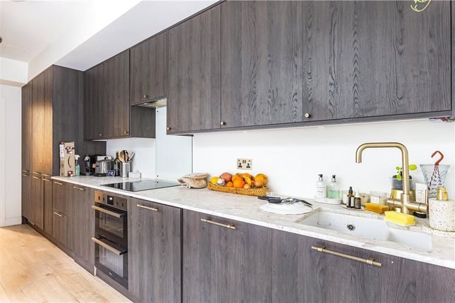 Flat 1, 4, Lee Street, London photo 4