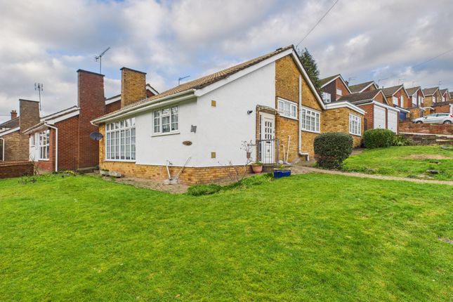 24 Eastern Dene, High Wycombe photo 2