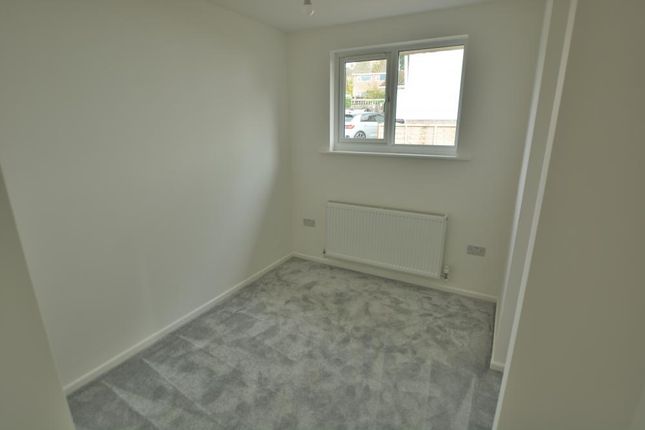 16, Lawns Road, Colehill photo 3