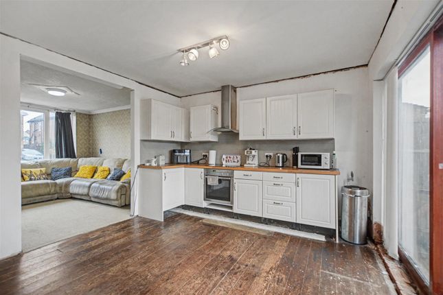 10, Conway Avenue, Derbyshire photo 3