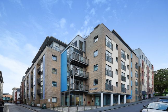 Flat for sale in King Square Avenue, Bristol