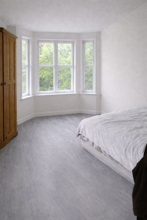 138 Lymington Avenue,, Lymington Avenue, London photo 2