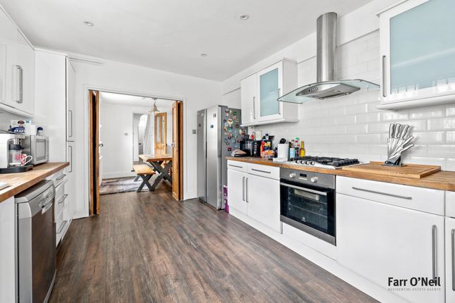 177, Queens Road, Buckhurst Hill photo 2