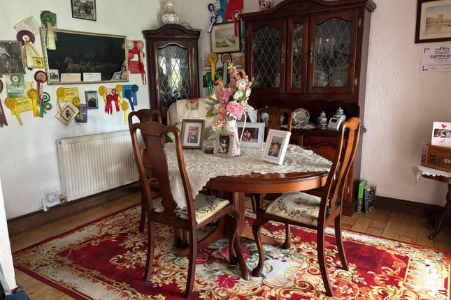9, Finch Lane, Appley Bridge photo 3