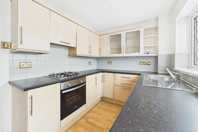 4, Bryn Amlwg, Bridgend photo 2
