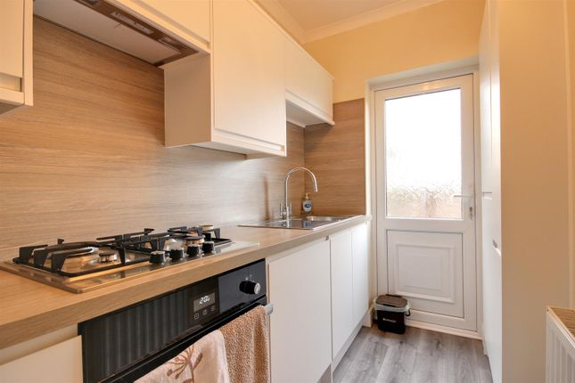 12, Trafford Road, Willerby, Hull photo 4
