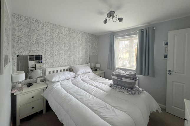 32, Shackleton Gardens, Flitwick photo 4