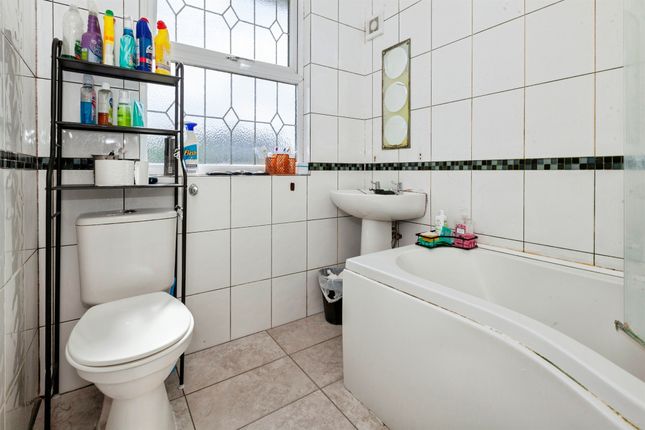 51, Grays Road, Slough photo 4