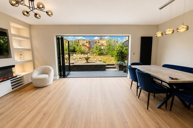 6, Russett Way, Hockley photo 2