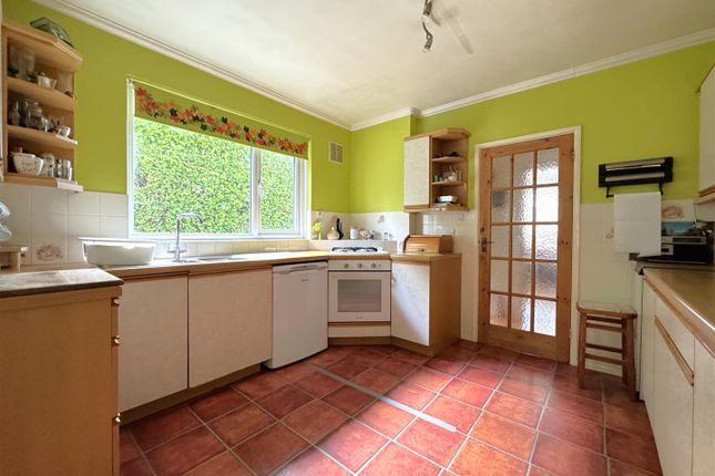 11, Roundhayes Close, Dorset photo 3