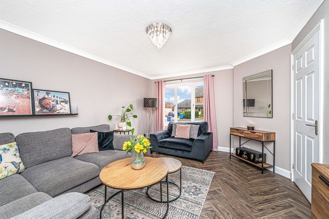 19, Bowhouse Drive, Kirkcaldy photo 4