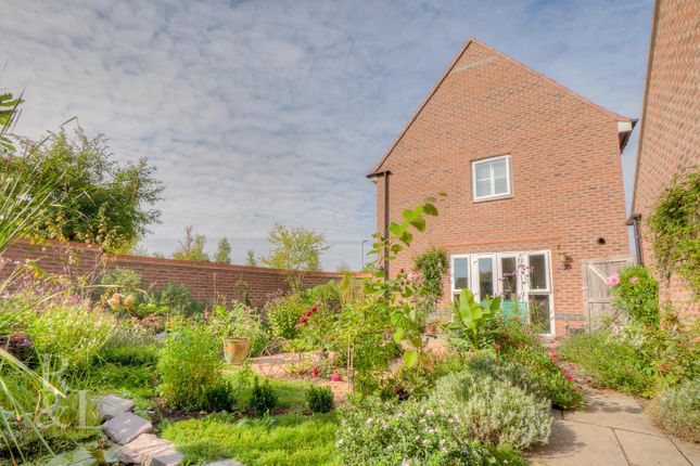 1, Meadow Crescent, Nottingham photo 2